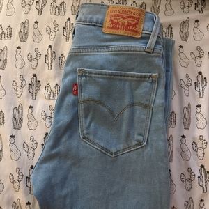 Levi's light washed 720s